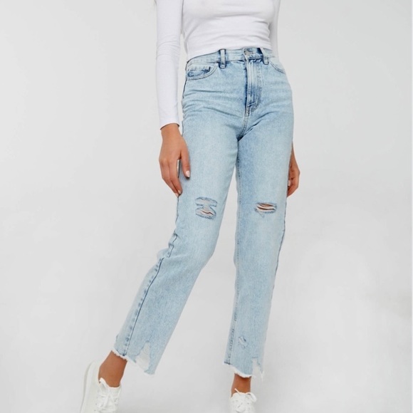 Ardene High Rise Straight leg distressed Ripped raw hem Jeans Size 3 - Picture 1 of 9